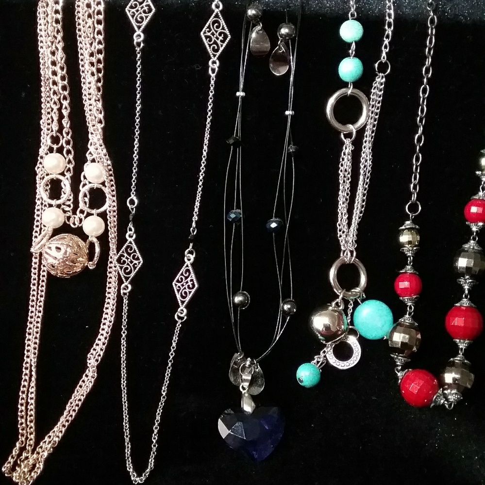 Bundle of 5 necklaces